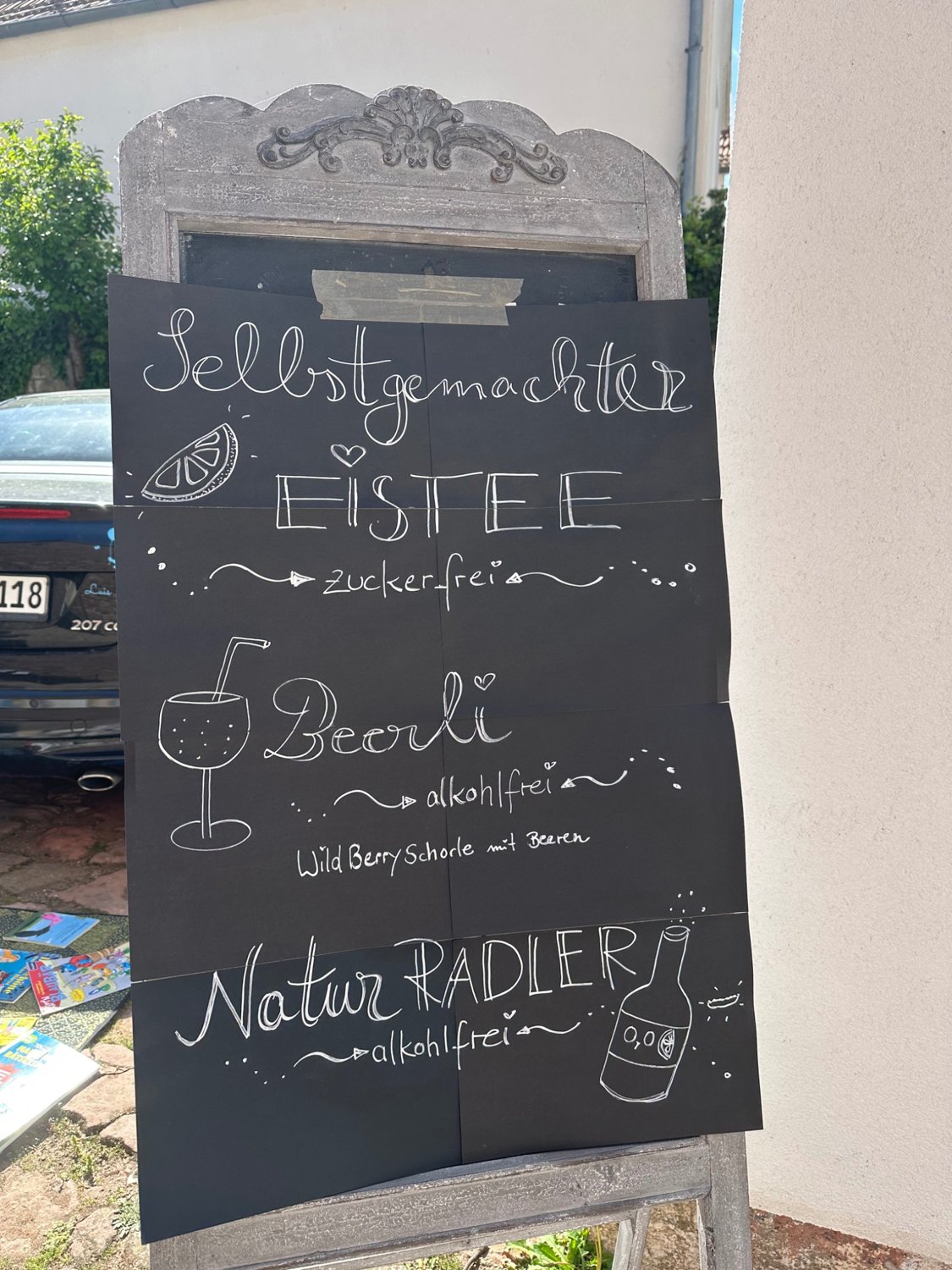 Selbstgemachte Getränke: Eistee und Beerli